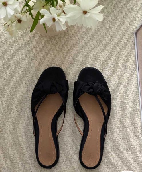 the row the row shoes 2022 spring and summer new fashion silk bow sandals comfortable and versatile flat muller slippers women 3vou, Black
the row the row shoes 2022 spring and summer new fashion silk bow sandals comfortable and versatile flat muller slippers women 3vou, Black