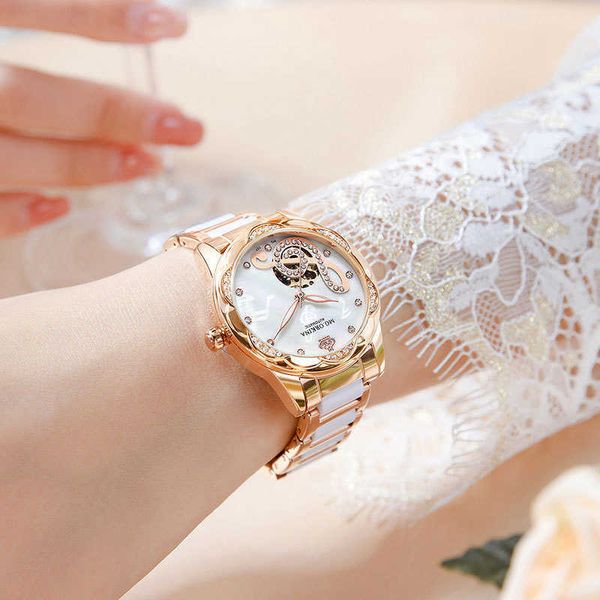 female designer luxury leisure fashion mechanical watch steel belt women watch waterproof watch, Slivery;golden
female designer luxury leisure fashion mechanical watch steel belt women watch waterproof watch, Slivery;golden