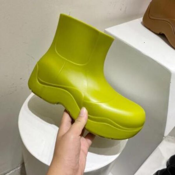 rain boots luxury women casual thick bottom short boot rubber ladies walking waterproof ankle boots 230330, Black;red
rain boots luxury women casual thick bottom short boot rubber ladies walking waterproof ankle boots 230330, Black;red