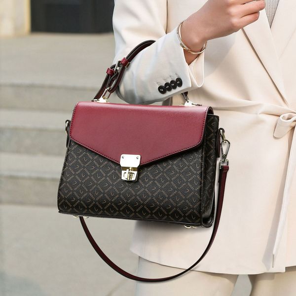 oem handbags womens 2022 new simple printed shoulder bag all-match crossbody small square bag
oem handbags womens 2022 new simple printed shoulder bag all-match crossbody small square bag