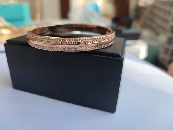 silver torque designer solid gold single tennis elegant bangle clover bracelets fashion diamond jewelry for men women party wedding special, Golden;silver
silver torque designer solid gold single tennis elegant bangle clover bracelets fashion diamond jewelry for men women party wedding special, Golden;silver