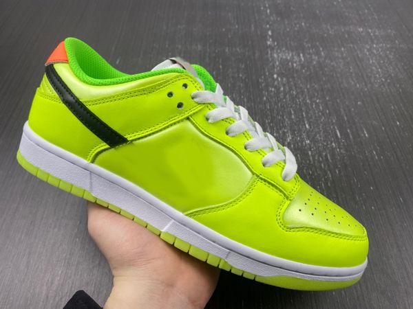 shoes skate running sb low glow in the dark fj4610-702 sports designer outdoor skateboarding trainers sneakers
shoes skate running sb low glow in the dark fj4610-702 sports designer outdoor skateboarding trainers sneakers