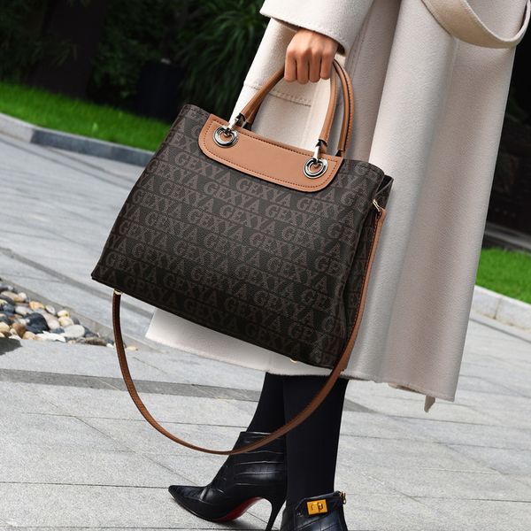 surrogate shopping 2022 new big bags light luxury high-grade large capacity womens handbag fashion european and american style shoulder bag
surrogate shopping 2022 new big bags light luxury high-grade large capacity womens handbag fashion european and american style shoulder bag