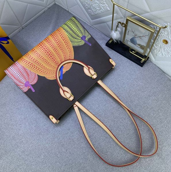 2023 luxury brand 2023 fashion designer tote bag luxury womens yk onthego handbag flowers letters enpreinte shopping bags ualityl eathert ot, Black
2023 luxury brand 2023 fashion designer tote bag luxury womens yk onthego handbag flowers letters enpreinte shopping bags ualityl eathert ot, Black