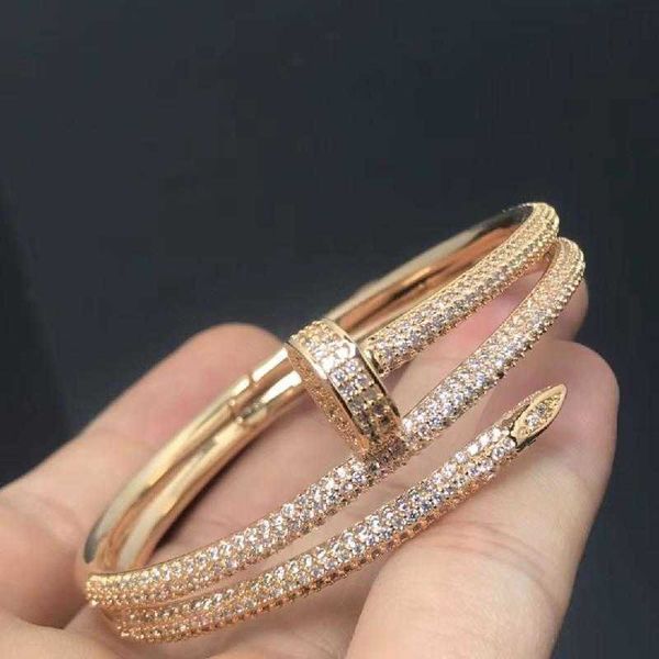 designer carti bracelet jewelry bangle titanium steel high full of zirconium double-ring bracelet with zircon personality bracelet 2023, Black
designer carti bracelet jewelry bangle titanium steel high full of zirconium double-ring bracelet with zircon personality bracelet 2023, Black