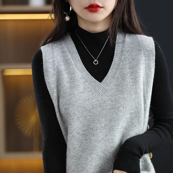 women's vests v-neck cashmere women's tank autumn and winter folding sleeveless loose solid wool knitted tank 230330, Black;white
women's vests v-neck cashmere women's tank autumn and winter folding sleeveless loose solid wool knitted tank 230330, Black;white