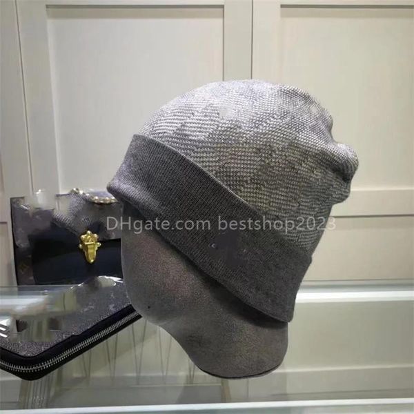 2023 years classic designer wool cap skull cap men and women fashion universal knitted cap autumn and winter wool outdoor warm, Blue;gray
2023 years classic designer wool cap skull cap men and women fashion universal knitted cap autumn and winter wool outdoor warm, Blue;gray
