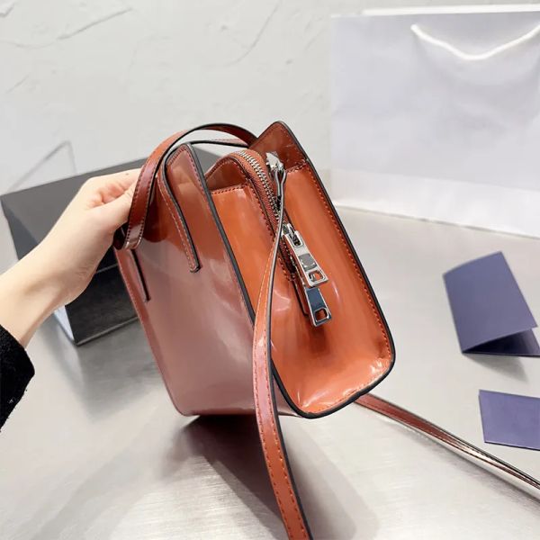 designers tote bag handbag bags luxurys women crossbody shoulder handbags large capacity luxury banquet wallet fashion leisure purse for fri, Black;red
designers tote bag handbag bags luxurys women crossbody shoulder handbags large capacity luxury banquet wallet fashion leisure purse for fri, Black;red