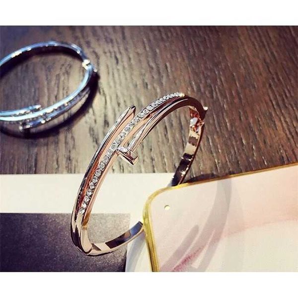 designer carti bracelet bangle surrounding fashion couple titanium steel bracelet men's day korean bracelet decorative bracelet women&#, Black
designer carti bracelet bangle surrounding fashion couple titanium steel bracelet men's day korean bracelet decorative bracelet women&#, Black