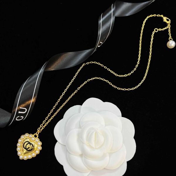 2023 designer new family new suit double letter love pearl heart necklace gujia earrings, Silver
2023 designer new family new suit double letter love pearl heart necklace gujia earrings, Silver