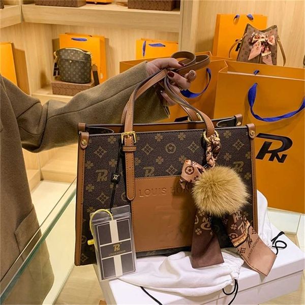 2023 designer bag handbag glory trend single underarm simple women's leisure diagonal
2023 designer bag handbag glory trend single underarm simple women's leisure diagonal