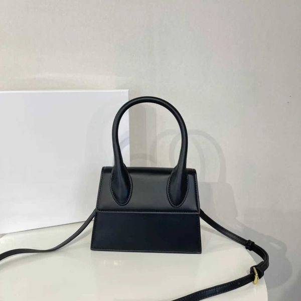 designer bags fashion bags women handbags cross body bags designer circle hand design high-grade texture single shoulder messenger cowhide t
designer bags fashion bags women handbags cross body bags designer circle hand design high-grade texture single shoulder messenger cowhide t