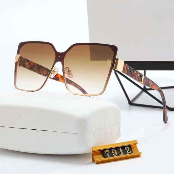 2023 new fashion designer sunglasses brand polarized lens sun glasses eyewear for women eyeglasses metal frameless 7912 original box, White;black
2023 new fashion designer sunglasses brand polarized lens sun glasses eyewear for women eyeglasses metal frameless 7912 original box, White;black