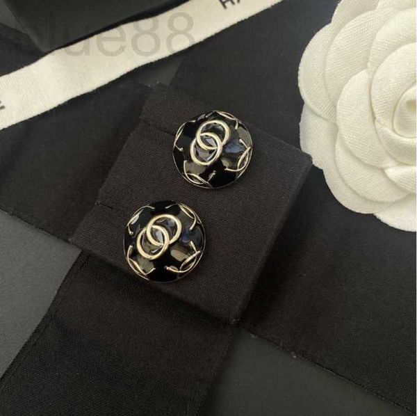 charm designer 2020 black proud women's classic s925 silver needle small fragrant wind fashion versatile earrings earstuds 9sp5, Golden
charm designer 2020 black proud women's classic s925 silver needle small fragrant wind fashion versatile earrings earstuds 9sp5, Golden