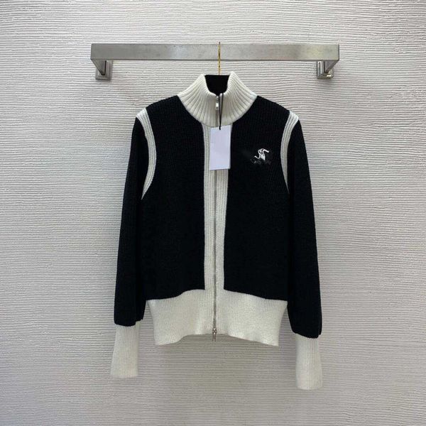 new designer women jackets wool knitting chest embroidery badge black white contrast stitching neck zipper long-sleeved cardigan jacket logo, Black;brown
new designer women jackets wool knitting chest embroidery badge black white contrast stitching neck zipper long-sleeved cardigan jacket logo, Black;brown