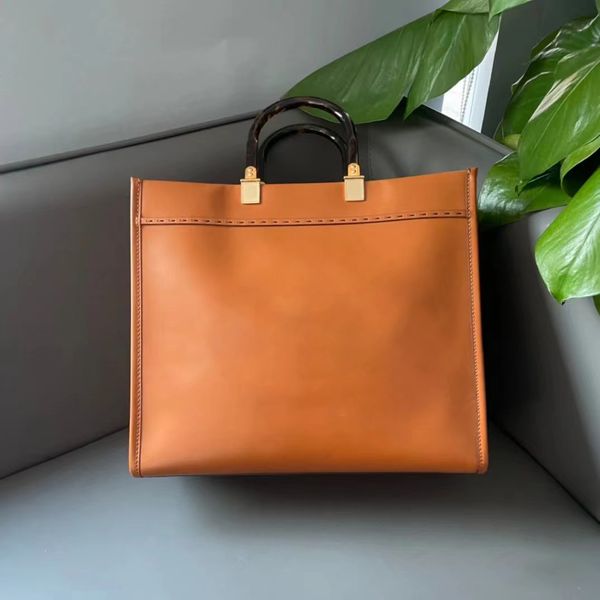 handle messenge weekend large tote bag womens designer purses crossbody fashion men genuine leather glass luxury handbag weekend clutch shou
handle messenge weekend large tote bag womens designer purses crossbody fashion men genuine leather glass luxury handbag weekend clutch shou