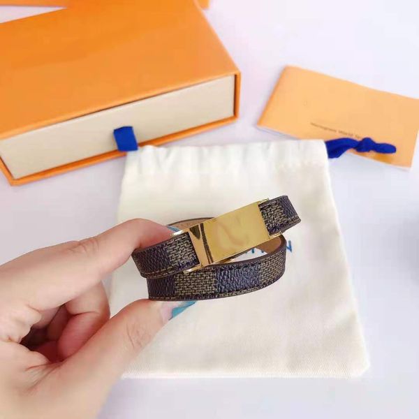brand designer high-end luxury men's and women's bracelets fashion jewelry buckle leather have box for gift, Golden;silver
brand designer high-end luxury men's and women's bracelets fashion jewelry buckle leather have box for gift, Golden;silver
