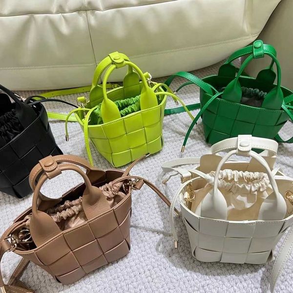 bvs designer luxury womens bottegas bags handbag venetas woven bag pouch nylon fashion shoulder jodie totes leather crossbody bag cassette m
bvs designer luxury womens bottegas bags handbag venetas woven bag pouch nylon fashion shoulder jodie totes leather crossbody bag cassette m