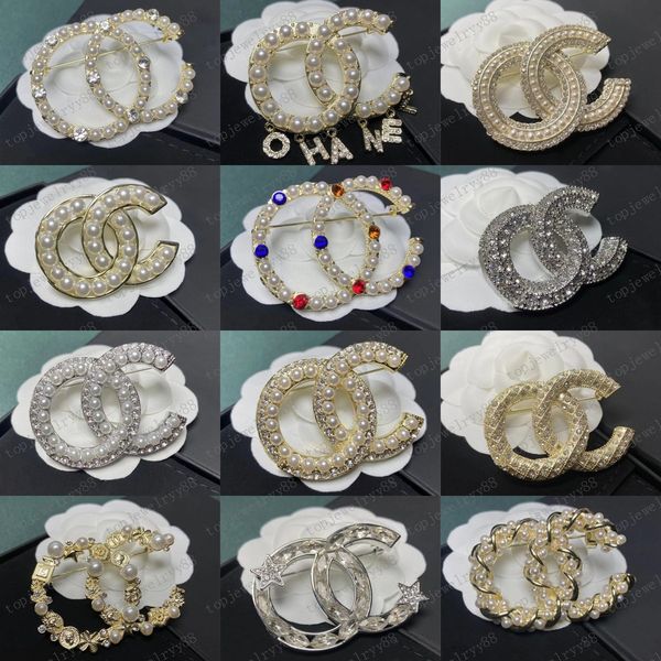luxurys desinger brooch women rhinestone pearl letter brooches suit pin fashion jewelry clothing decoration accessories, Gray
luxurys desinger brooch women rhinestone pearl letter brooches suit pin fashion jewelry clothing decoration accessories, Gray
