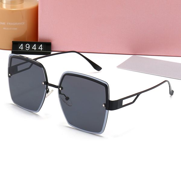 luxury brand designer sunglasses for women fashion gradual color brief retro sun glasses beach lady vogue summer style sunglasses full femal, White;black
luxury brand designer sunglasses for women fashion gradual color brief retro sun glasses beach lady vogue summer style sunglasses full femal, White;black