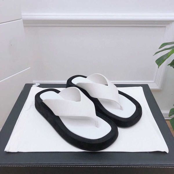the row 2023 summer new style the slippers women's thick bottom row herringbone flip flop cow leather clip toe cool flip flop sponge ca, Black
the row 2023 summer new style the slippers women's thick bottom row herringbone flip flop cow leather clip toe cool flip flop sponge ca, Black