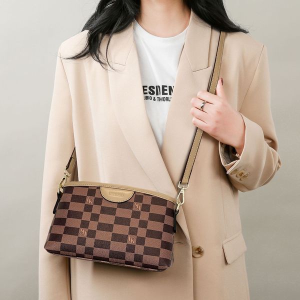 2022 new womens high sense underarm bag single shoulder oblique print simple fashion color contrast letter pack wholesale
2022 new womens high sense underarm bag single shoulder oblique print simple fashion color contrast letter pack wholesale