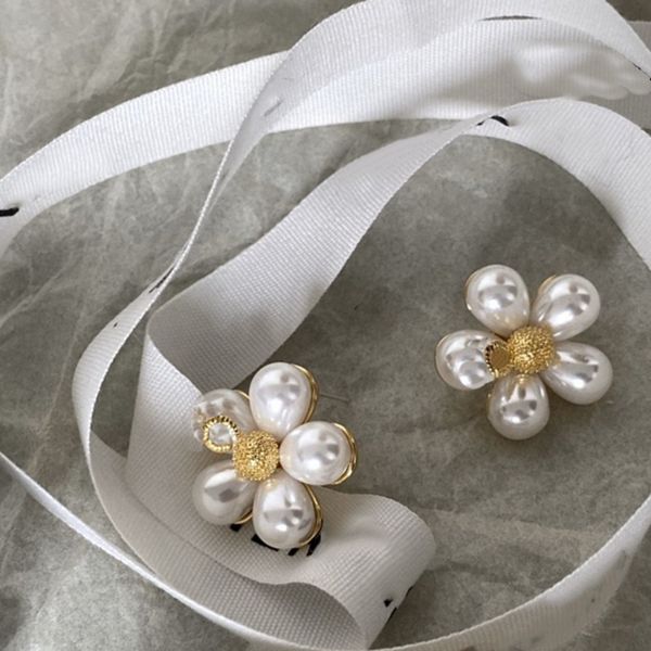 jewelry designers studs earring for women fashion designer stud earrings women classic ear hoop gold pearls diamonds pendants 2303305pe, Golden;silver
jewelry designers studs earring for women fashion designer stud earrings women classic ear hoop gold pearls diamonds pendants 2303305pe, Golden;silver