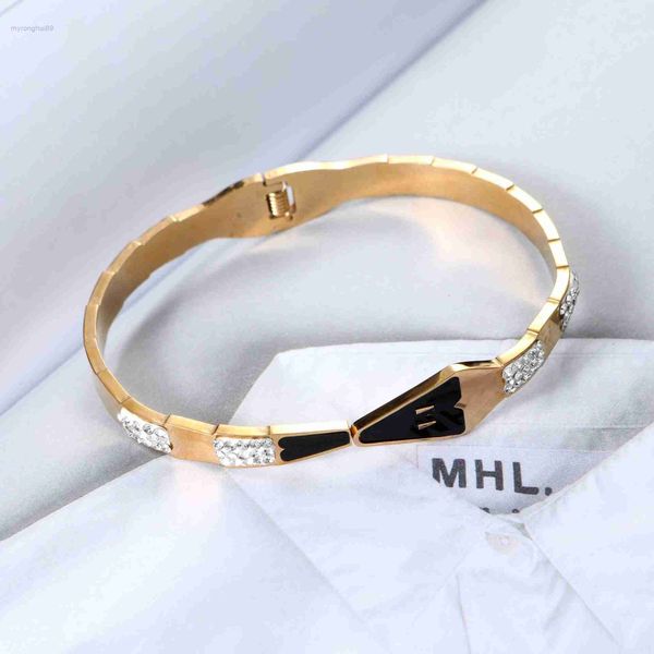 bangle snake head titanium steel bracelet color preserving stainless wind female 2rku, Black
bangle snake head titanium steel bracelet color preserving stainless wind female 2rku, Black