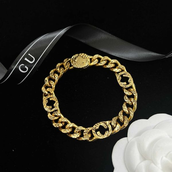 2023 designer new gujia earrings high version new letter chain hollowed-out necklace g family advanced interlocking bracelet gold, Silver
2023 designer new gujia earrings high version new letter chain hollowed-out necklace g family advanced interlocking bracelet gold, Silver