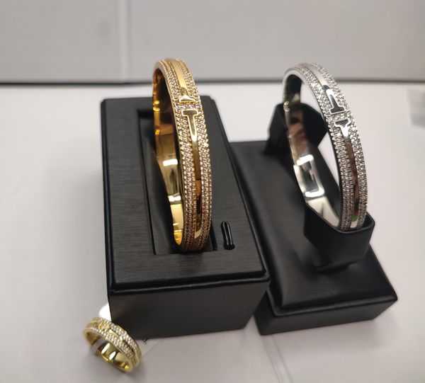 designer t solid gold bangle bracelet full drilling luxury brand fashion classic diamond jewelry for men women party wedding accessories ele, Black
designer t solid gold bangle bracelet full drilling luxury brand fashion classic diamond jewelry for men women party wedding accessories ele, Black