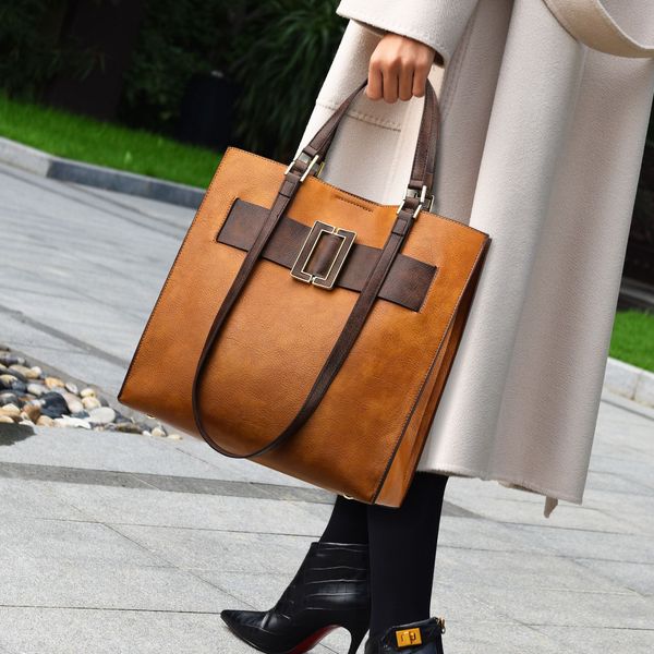 autumn and winter new european and american retro womens handbag advanced sentong qin tote big bag shoulder womens bag factory wholesale
autumn and winter new european and american retro womens handbag advanced sentong qin tote big bag shoulder womens bag factory wholesale