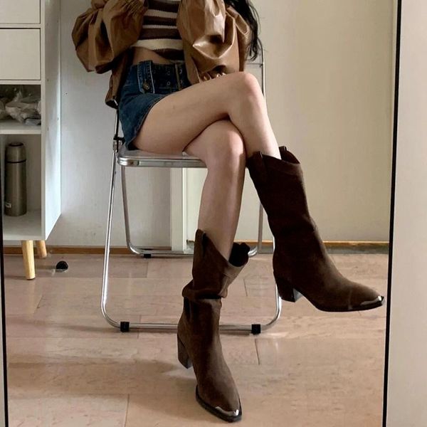 boots western women's thick heel metal pointed toe autumn and winter piledui v-mouth retro cowboy 230330, Black
boots western women's thick heel metal pointed toe autumn and winter piledui v-mouth retro cowboy 230330, Black