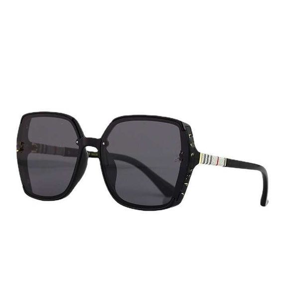 22 new b family letter polarized frameless men's and women's fashion square sunglasses, White;black
22 new b family letter polarized frameless men's and women's fashion square sunglasses, White;black