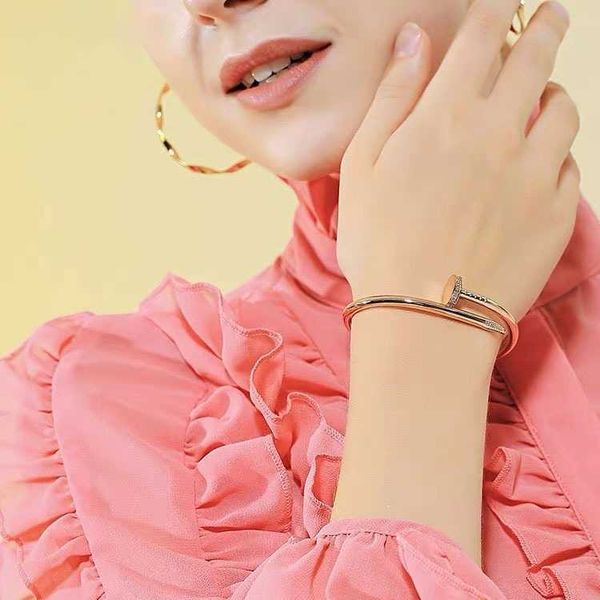 designer carti bracelet jewelry bangle bracelet female titanium steel niche red luxury micro inlaid bracelet rose gold hand personality fade, Black
designer carti bracelet jewelry bangle bracelet female titanium steel niche red luxury micro inlaid bracelet rose gold hand personality fade, Black