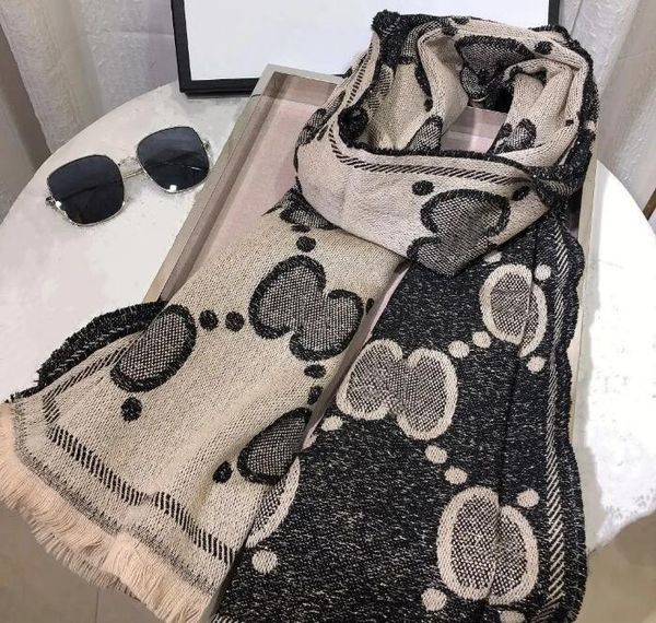 2023 Fashion brand Cashmere scarf Designer winter Men Letter G silver thread Lame 100% Cashmere With Tags Christmas gift 190*45 A
2023 Fashion brand Cashmere scarf Designer winter Men Letter G silver thread Lame 100% Cashmere With Tags Christmas gift 190*45 A