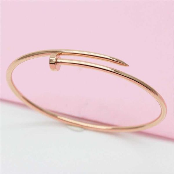 2023 designer carti bracelet fashion bangle gold sweet fine bracelet adjustable exquisite women's color gold bracelet fine style, Black
2023 designer carti bracelet fashion bangle gold sweet fine bracelet adjustable exquisite women's color gold bracelet fine style, Black