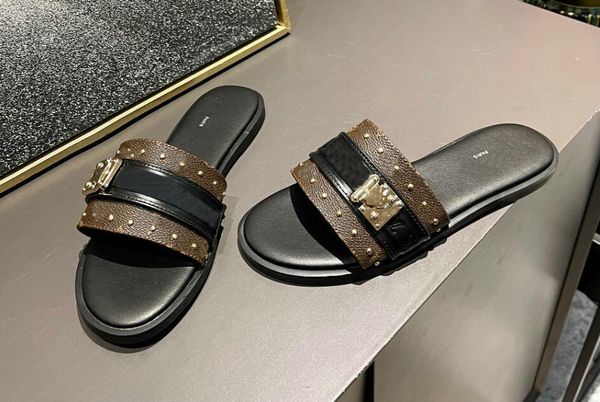 woman leather classic slippers summer rubber bottom shoe beach slides letters flat heel designer sandals metal button lazy lady loafers flip, Black
woman leather classic slippers summer rubber bottom shoe beach slides letters flat heel designer sandals metal button lazy lady loafers flip, Black