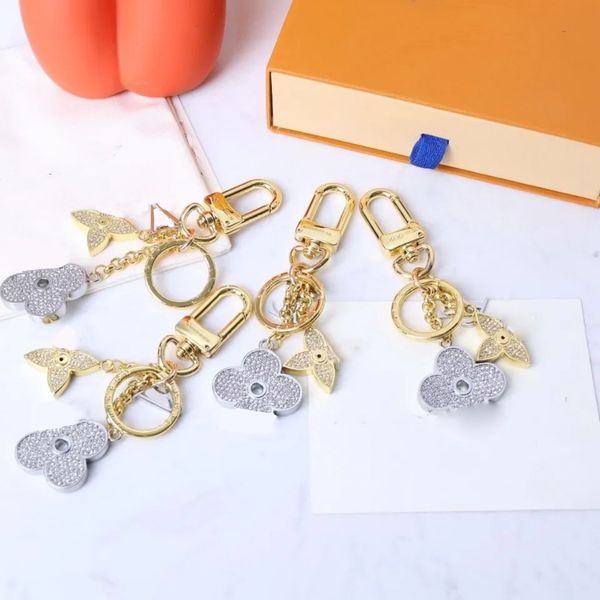 keychain letter v brand designer mens luxury four-leaf clover diamond car keyring womens buckle keychains handmade leather women bag ornamen, Silver
keychain letter v brand designer mens luxury four-leaf clover diamond car keyring womens buckle keychains handmade leather women bag ornamen, Silver