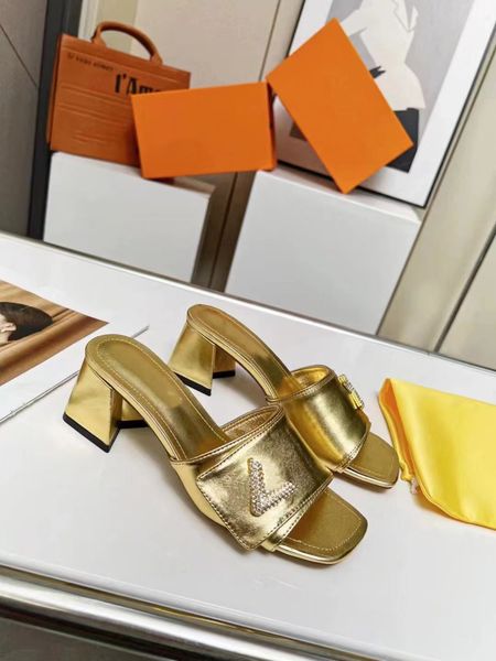 2023 designer luxury oran sandal women chain slides summer rubber big head slides fashion beach shoes flat slippers with box 35-43, Black
2023 designer luxury oran sandal women chain slides summer rubber big head slides fashion beach shoes flat slippers with box 35-43, Black