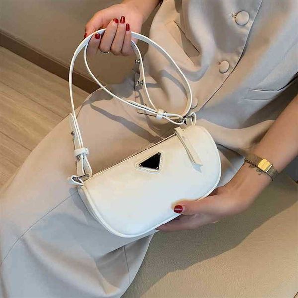 2023 designer bag handbag e603 women's leisure single messenger triangle mobile phone popular atmosphere
2023 designer bag handbag e603 women's leisure single messenger triangle mobile phone popular atmosphere
