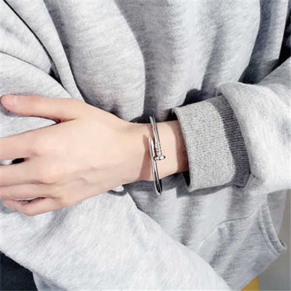 2023 designer carti bracelet chaopai street men's fashion trend female titanium steel stainless steel open lovers bracelet pgv1, Black
2023 designer carti bracelet chaopai street men's fashion trend female titanium steel stainless steel open lovers bracelet pgv1, Black