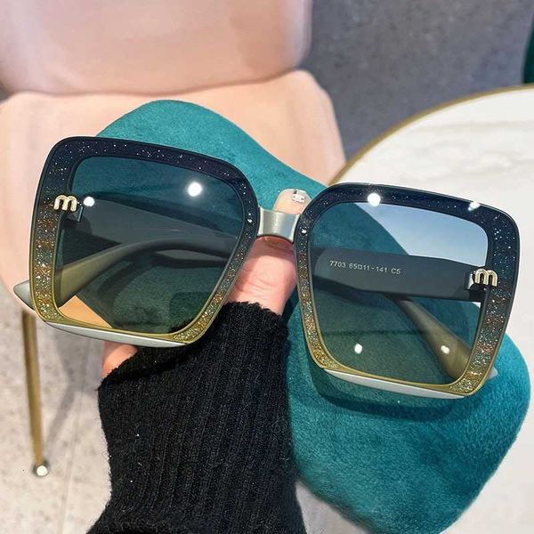 designer glasses 2023 new style with square glitter pink frame high-grade sunglasses fashion net red tide, White;black
designer glasses 2023 new style with square glitter pink frame high-grade sunglasses fashion net red tide, White;black