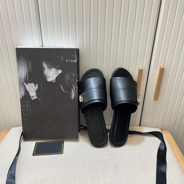 designer slipper luxury slides brand sandals woman slide men slippers flat bottom flip flop design sneakers leather sandal by 1978 w257 02, Black
designer slipper luxury slides brand sandals woman slide men slippers flat bottom flip flop design sneakers leather sandal by 1978 w257 02, Black