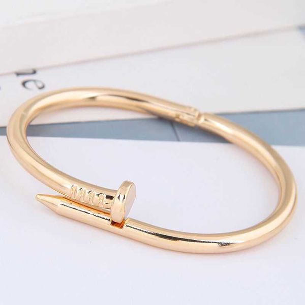2023 designer carti bracelet fashion men fashion women titanium steel bracelet stars style couple bracelet valentine's day gift handicr, Black
2023 designer carti bracelet fashion men fashion women titanium steel bracelet stars style couple bracelet valentine's day gift handicr, Black