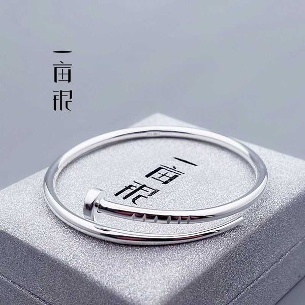 2023 designer carti bracelet fashion bangle of silver full silver stick open solid bracelet simple fashion personality couple, Black
2023 designer carti bracelet fashion bangle of silver full silver stick open solid bracelet simple fashion personality couple, Black