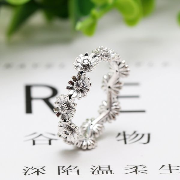 925 pounds silver new fashion charm original charm, new shiny daisy corolla ring fashion
925 pounds silver new fashion charm original charm, new shiny daisy corolla ring fashion