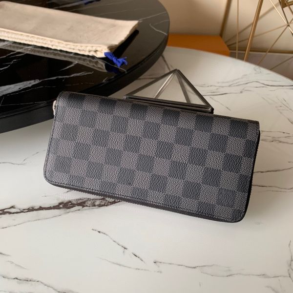 designer bag luxury design portable key pouch wallet classic man/women coin purse chain bag with dust bag and gift box, Red;black
designer bag luxury design portable key pouch wallet classic man/women coin purse chain bag with dust bag and gift box, Red;black