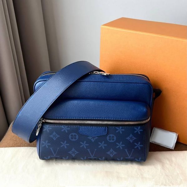 classic cosmetic toiletry kits bag trio outdoor m30830 m69443 womens mens louvis leather fashion luxury designer shoulder clutch handbags tr
classic cosmetic toiletry kits bag trio outdoor m30830 m69443 womens mens louvis leather fashion luxury designer shoulder clutch handbags tr