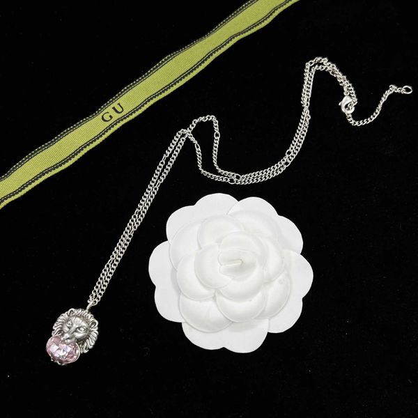 2023 designer new family/ujia crystal old three-dimensional lion head necklace double g letters silver needle earrings female light luxury i
2023 designer new family/ujia crystal old three-dimensional lion head necklace double g letters silver needle earrings female light luxury i