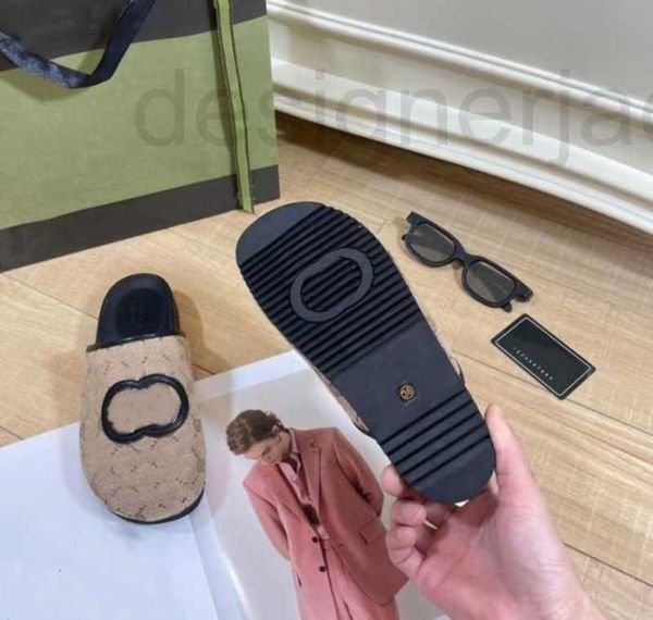 slippers designer leather women new fashion men's shoes luxury brand letter muller matal buckle scuffs outdoor beach l baotou round toe, Black
slippers designer leather women new fashion men's shoes luxury brand letter muller matal buckle scuffs outdoor beach l baotou round toe, Black